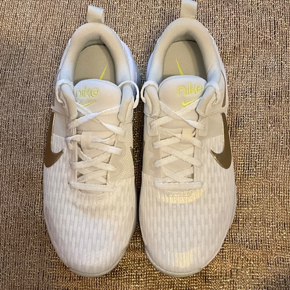 Nike Air Zoom Bella 6 Premium, Summit White Gold, Sz 7, NIB - Picture 2 of 7